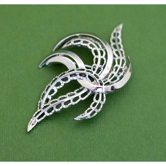 Vintage Abstract Silver Tone Brooch by Crown Trifari, K28 - Picture 1 of 2